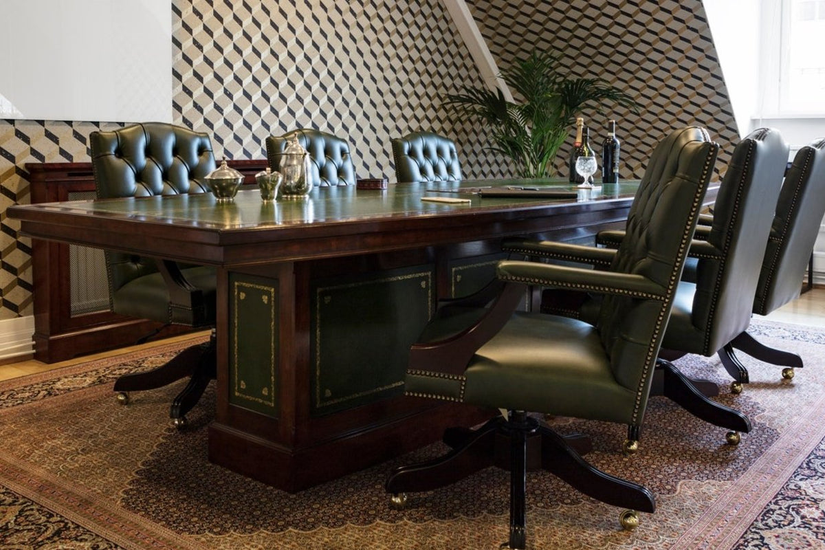R.E.H. Kennedy Konferensbord Executive