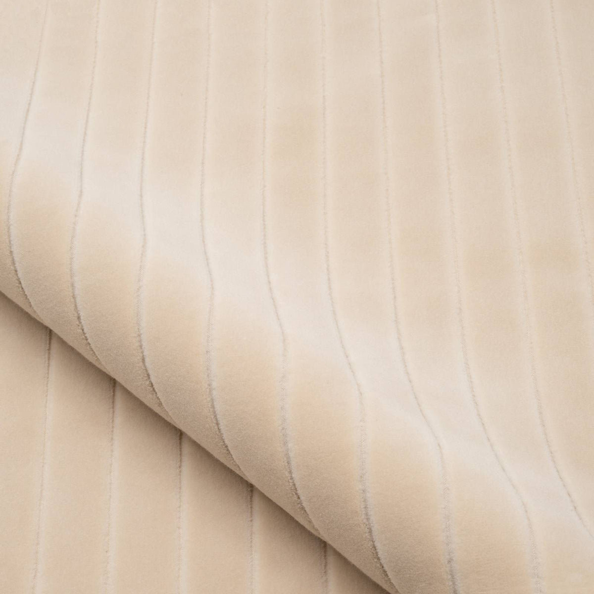 Velours Bigg 03 — Nobilis stof