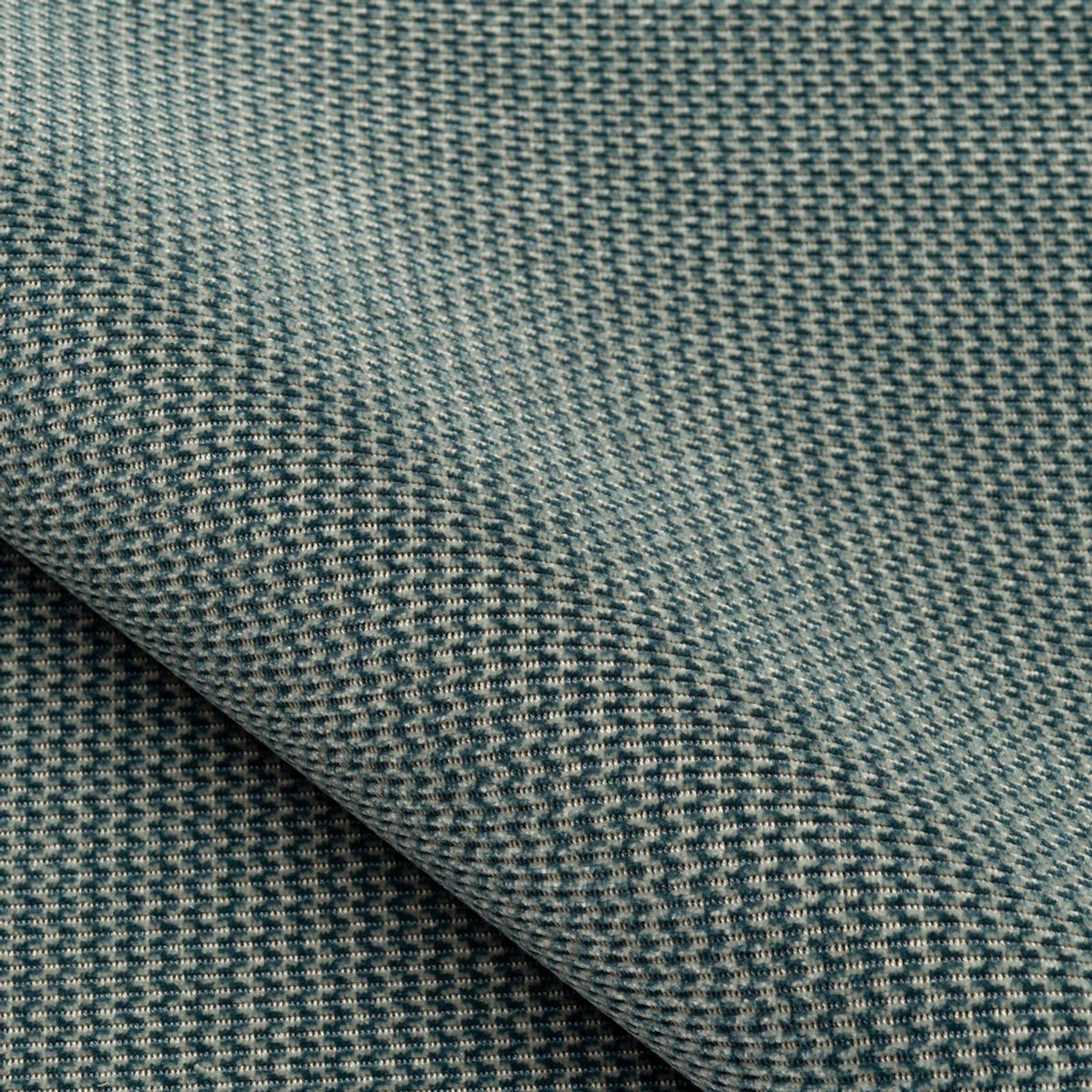 Velours Titan 66 — Nobilis Stoff