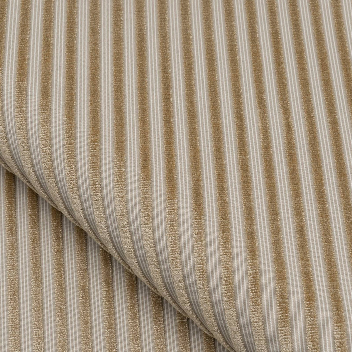 Manoir N°2 02 — Nobilis Stoff