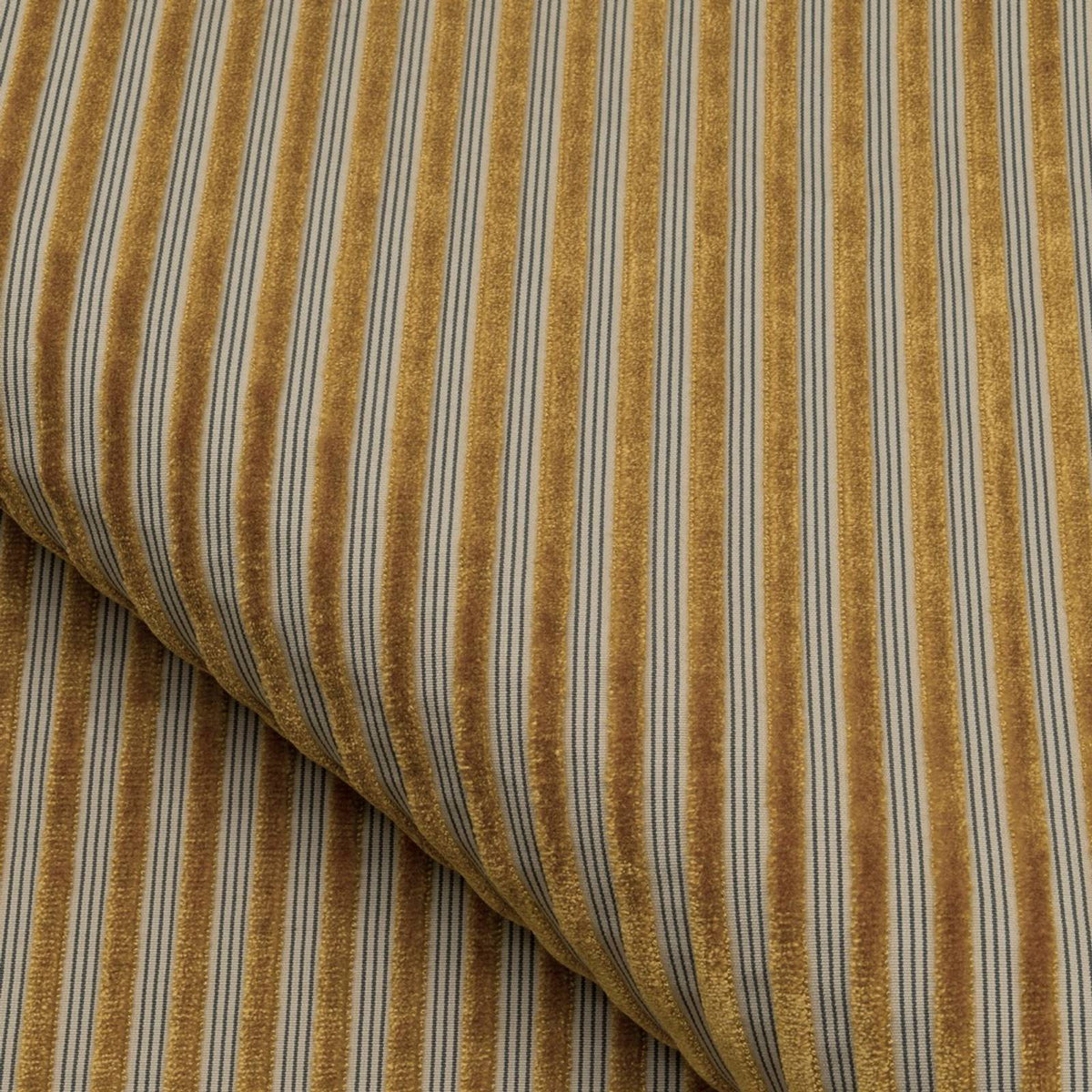 Manoir N°2 36 — Nobilis Stoff