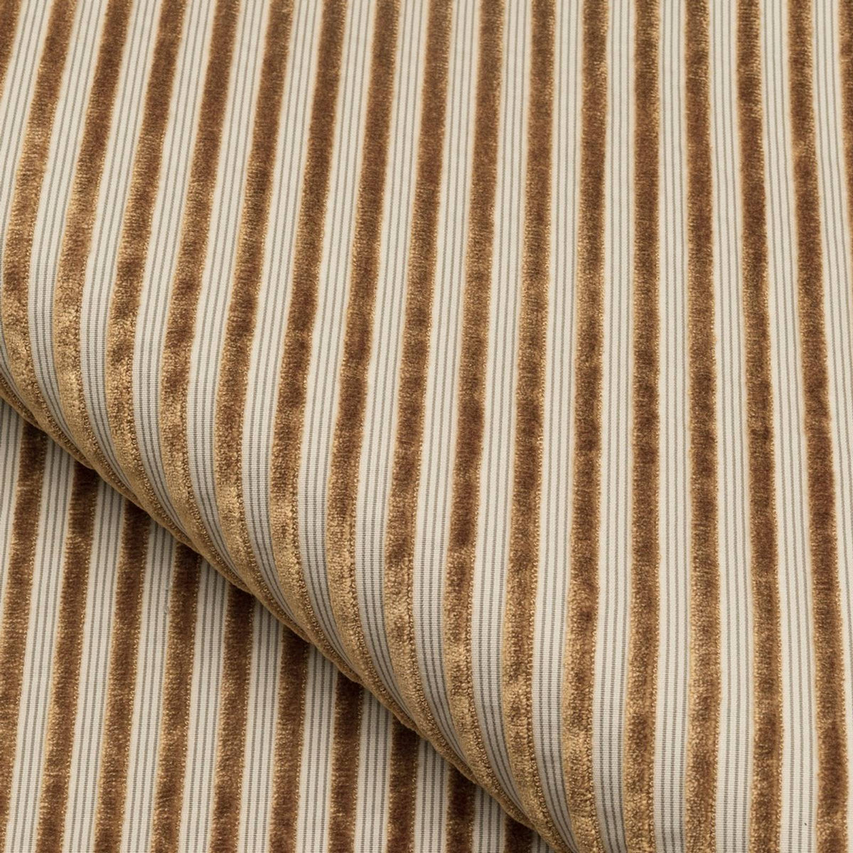 Manoir N°2 39 — Nobilis Stoff