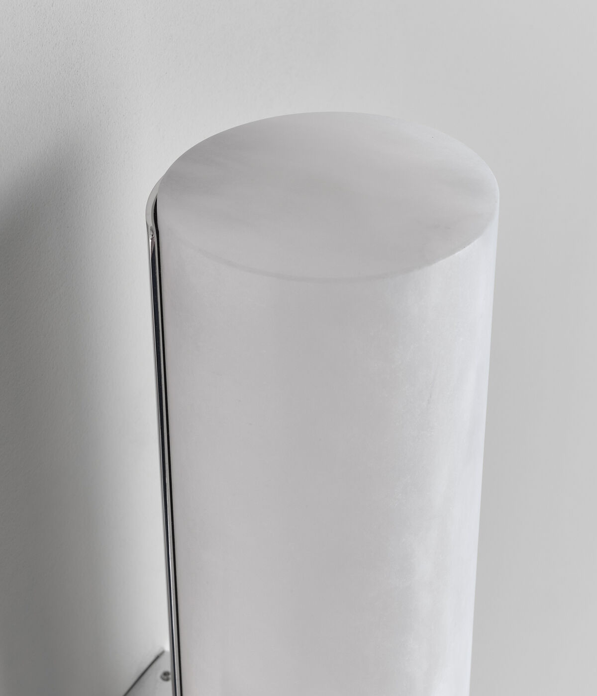 Lulworth Alabaster Vägglampa – Nickel, Stor (H 75 cm), detalj