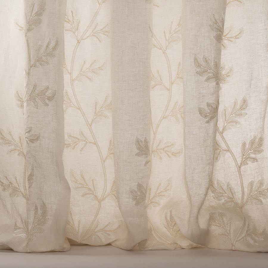 Colefax and Fowler Stoff Gabriella Silver