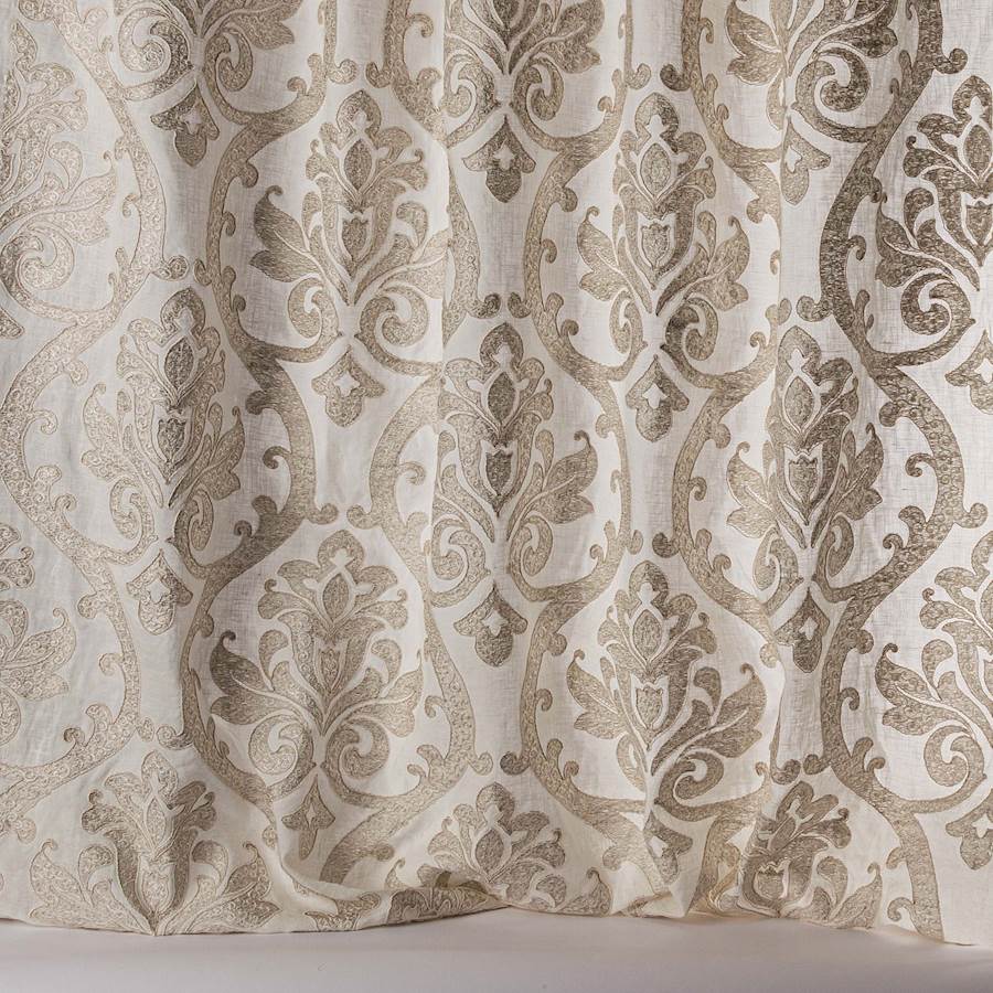 Colefax and Fowler Fabric Wexford Beige