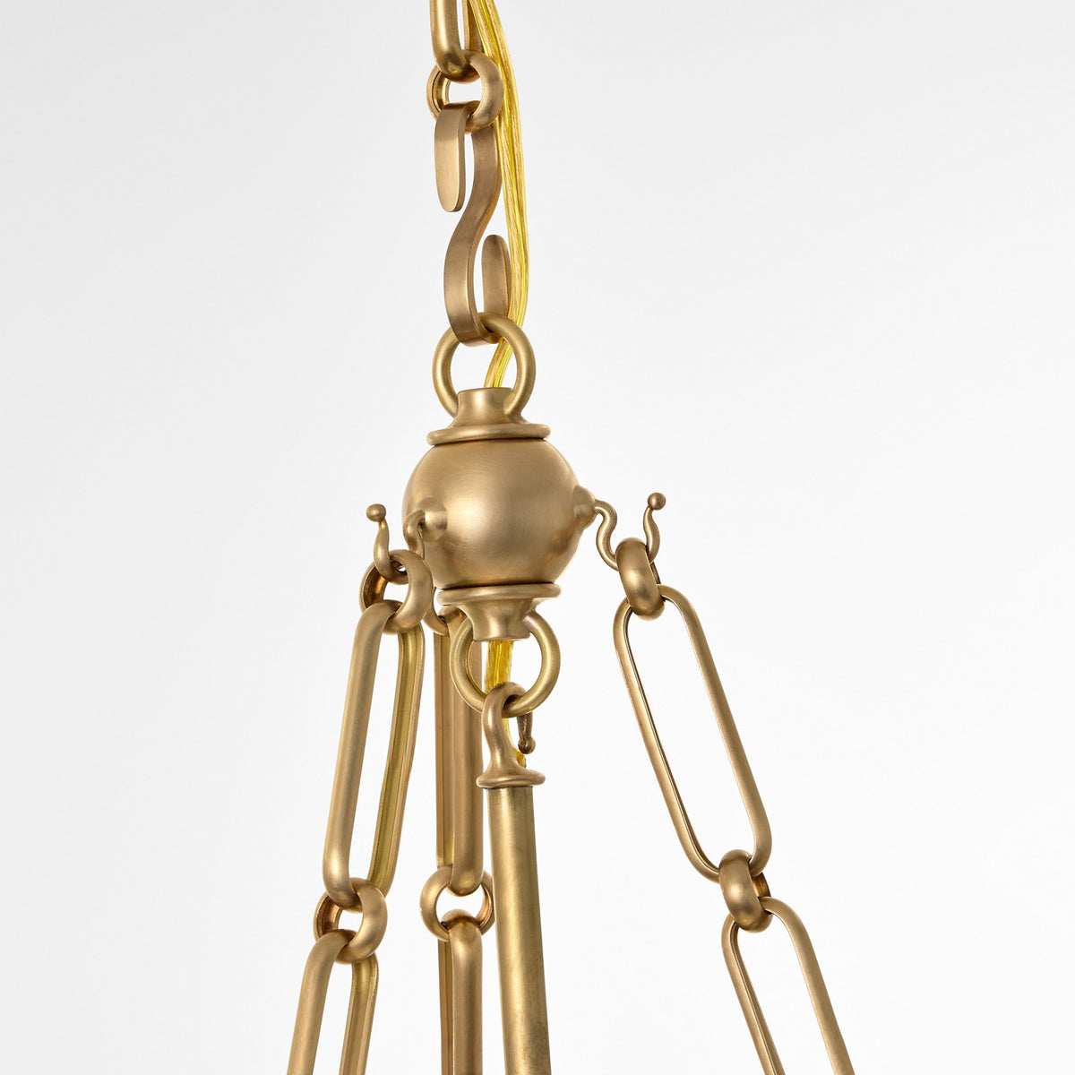 Allister 21" Taklampa — Schumacher for Visual Comfort & Co. — Hand-Rubbed Antique Brass with Schumacher Blue Aditi Pleated Shade detaljbild