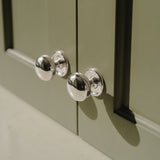 Cotswold Möbelknopf, Bun-Form — Raumbild, Polished nickel plate