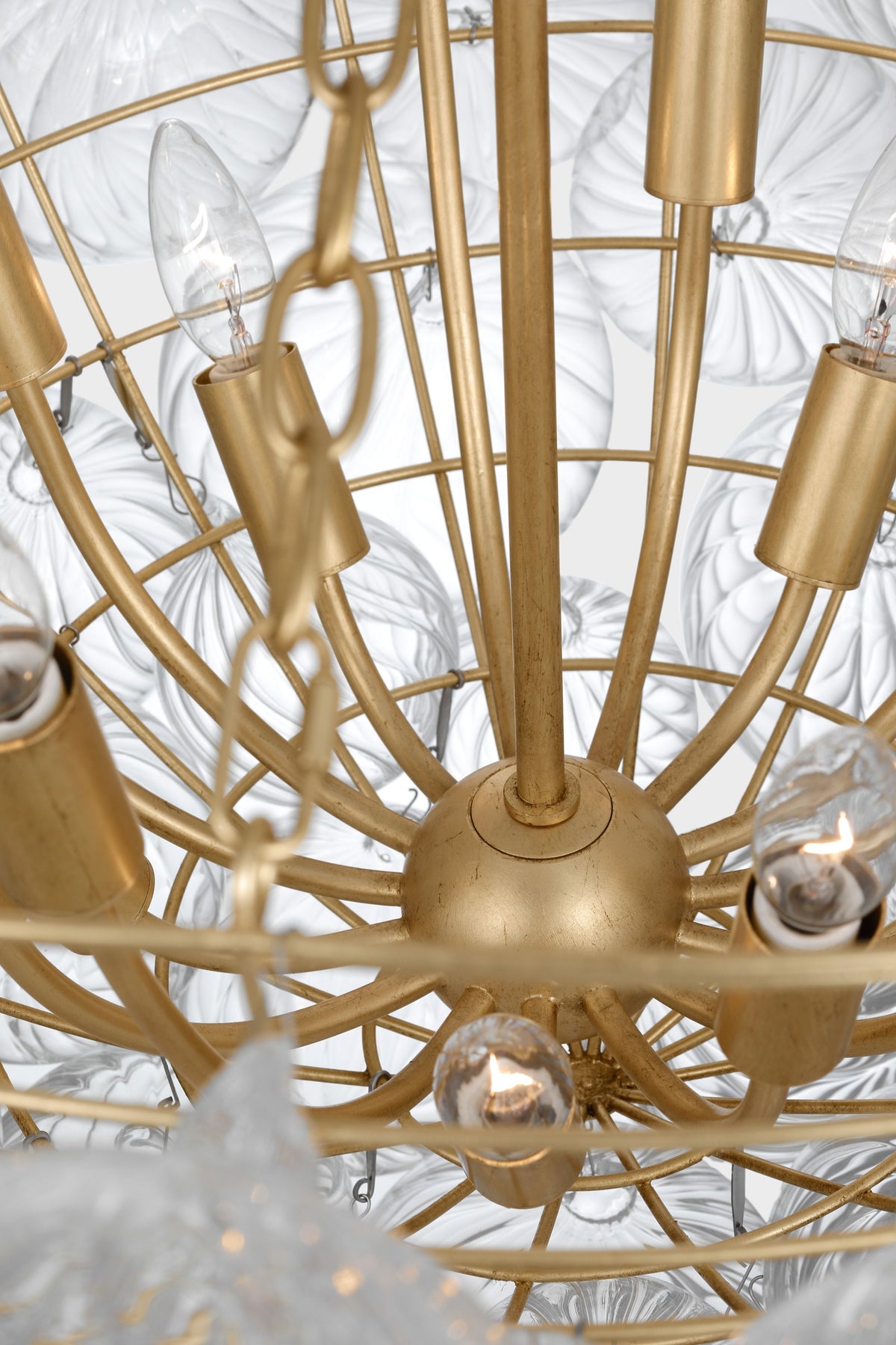 Talia 46" Takkrona — Julie Neill for Visual Comfort & Co. — Gild and Clear Swirled Glass detaljbild