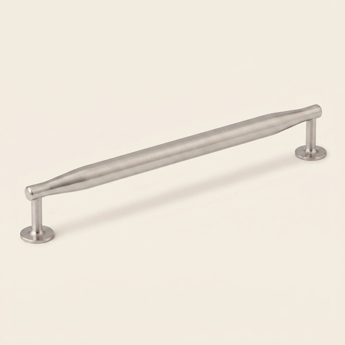 Colmore Skåpshandtag — Hand-borstad nickel