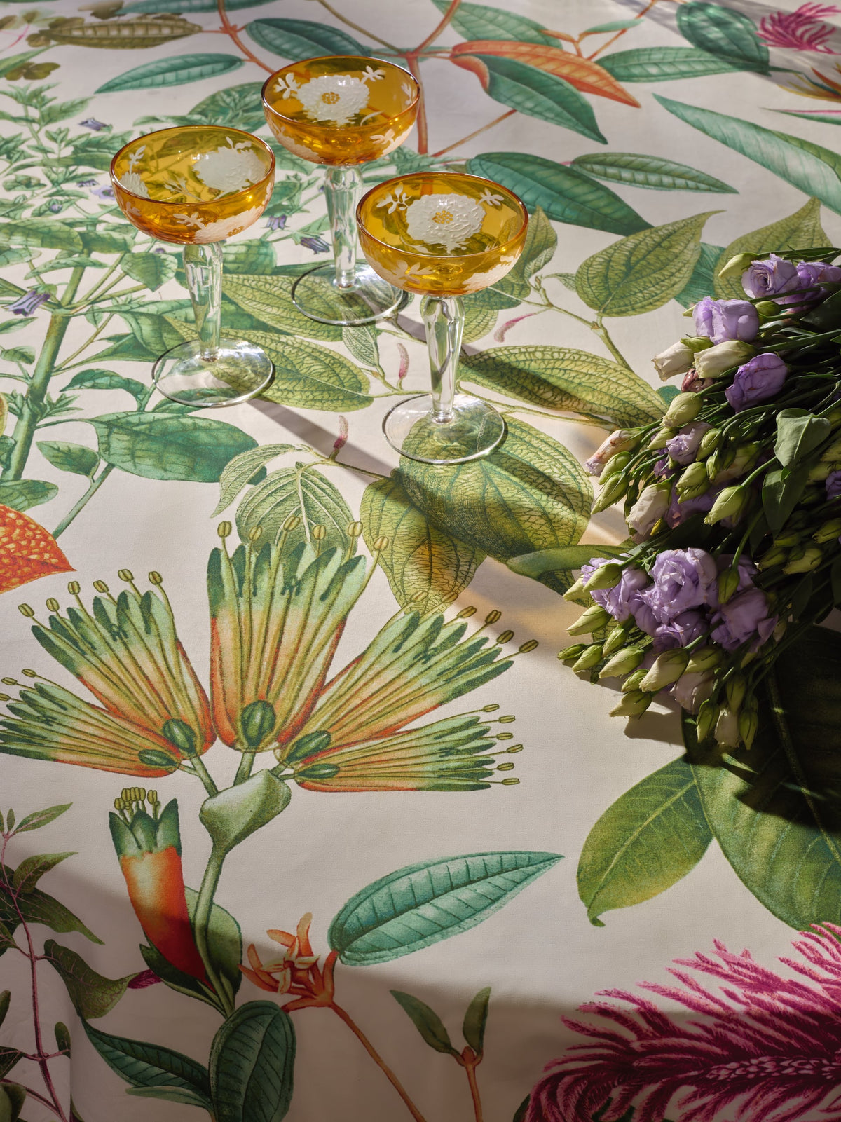 Fantaisie Tropicale miljöbild — Pierre Frey tyg