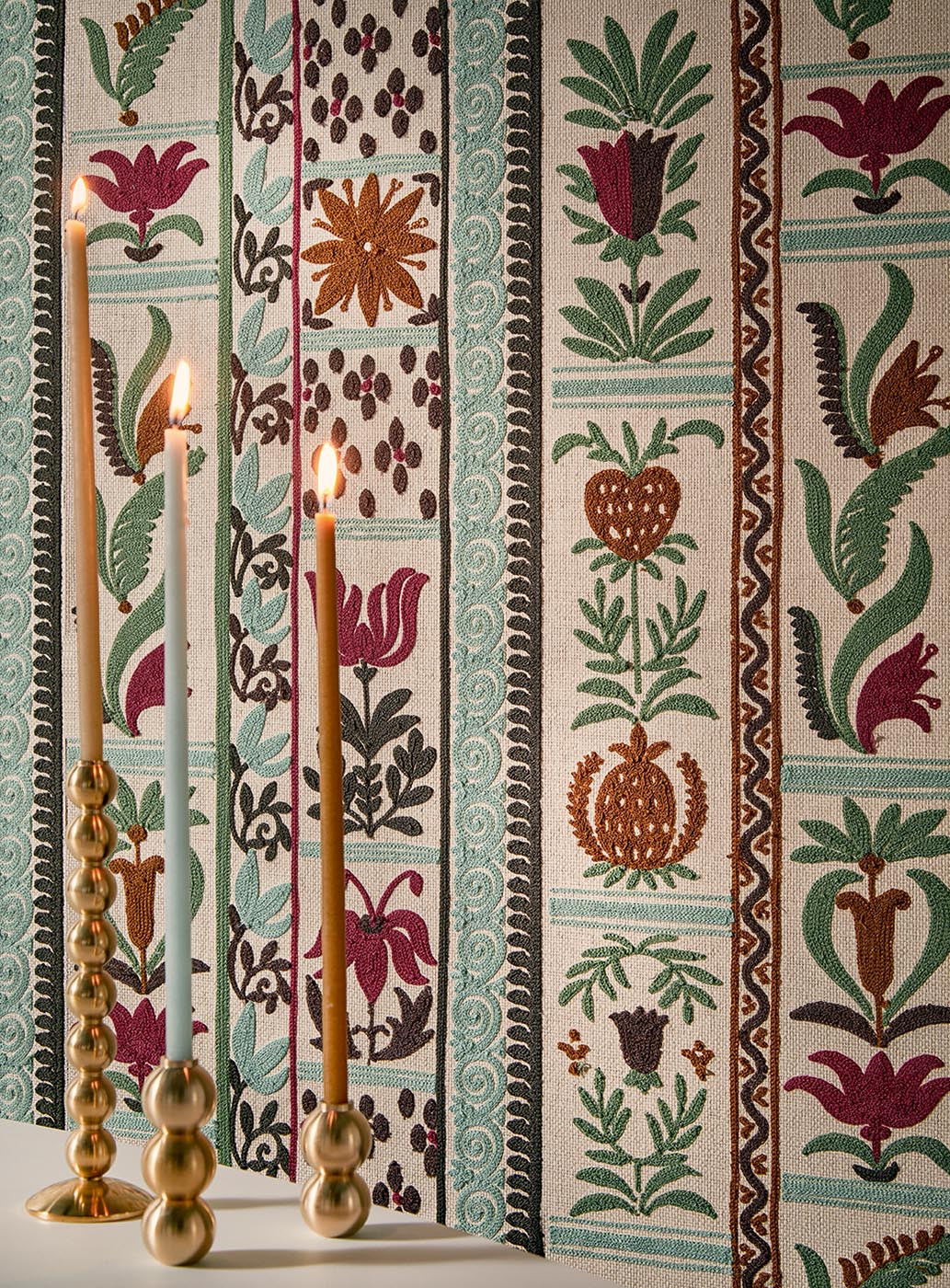 Fleurs de Lumiere miljöbild — Pierre Frey tapet