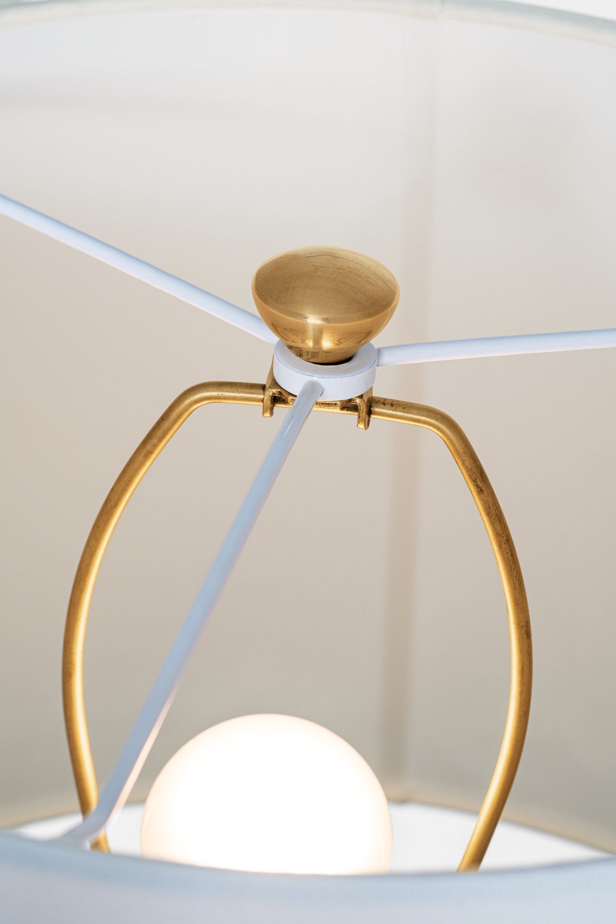 Idalia 28" Sculpted Table Lamp — AERIN for Visual Comfort & Co. detail