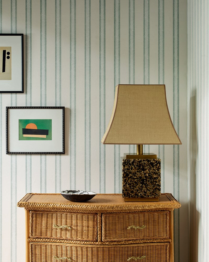 Innis Stripe sfeerbeeld — Jane Churchill behang