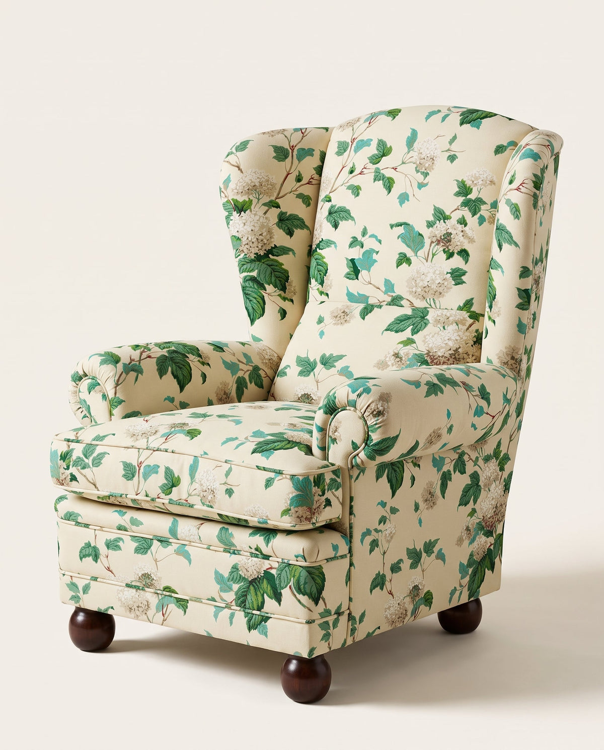 Jio Haga fauteuil zonder rok bekleed met Chantilly Cream