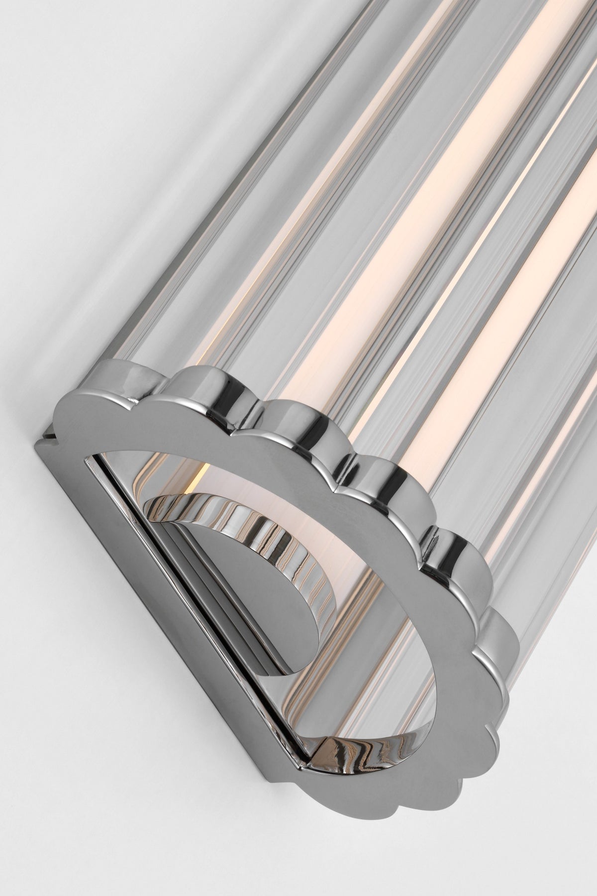 Kean 21" Vägglampa — Chapman & Myers for Visual Comfort & Co. — Polished Nickel with Clear Glass Rods detaljbild