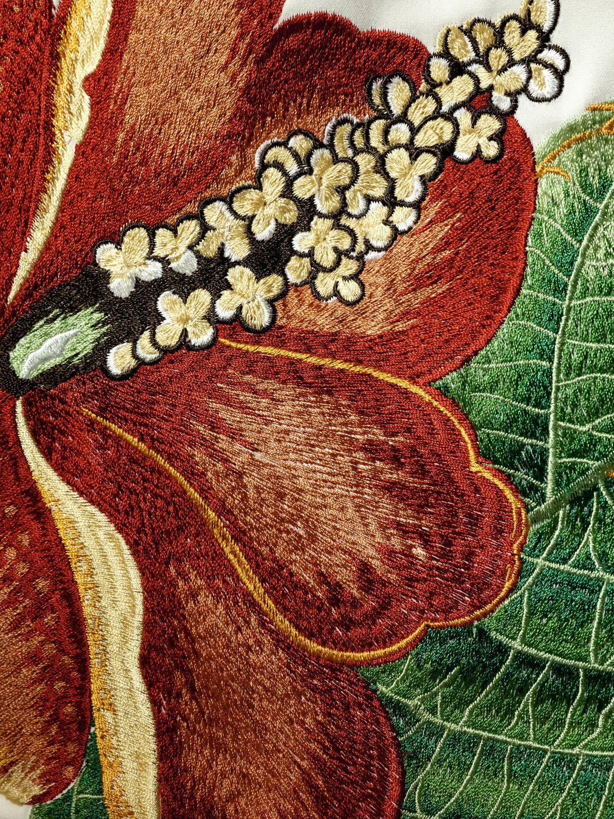 Nakai Broderie miljöbild — Pierre Frey tyg
