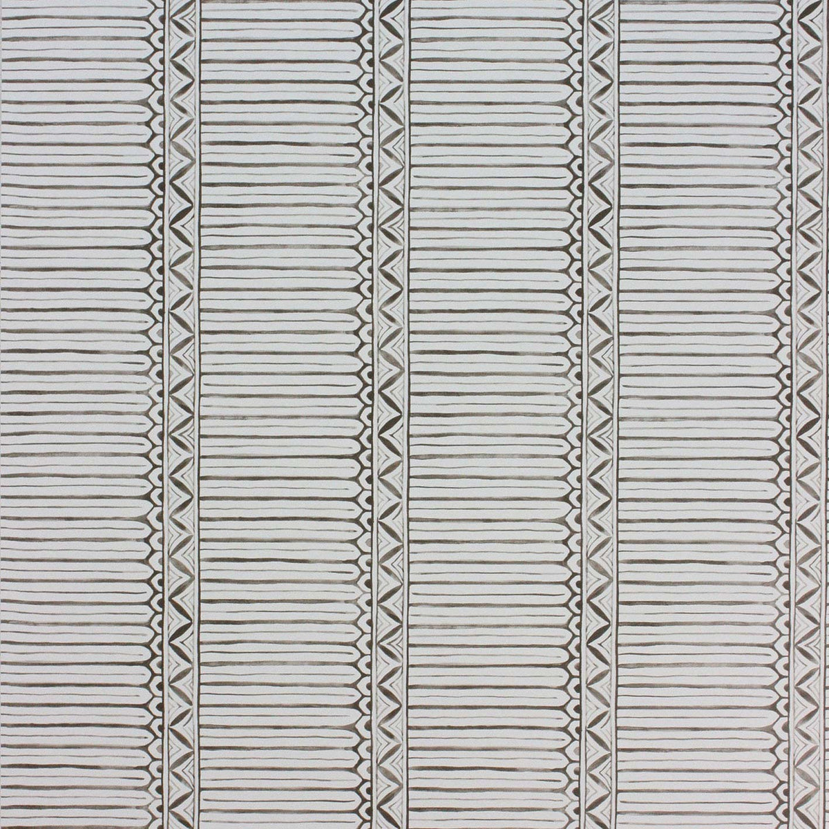 Domiers Charcoal/Ivory — Nina Campbell behang