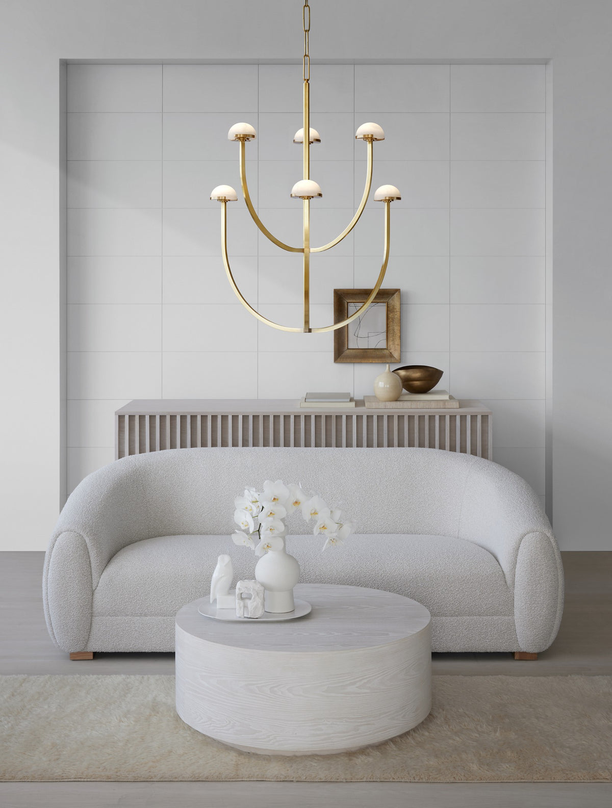 Pedra Large Two-Tier Takkrona — Kelly Wearstler for Visual Comfort & Co. — Antique-Burnished Brass with Alabaster miljöbild