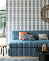 Priya Stripe — Jane Churchill behang, sfeerbeeld