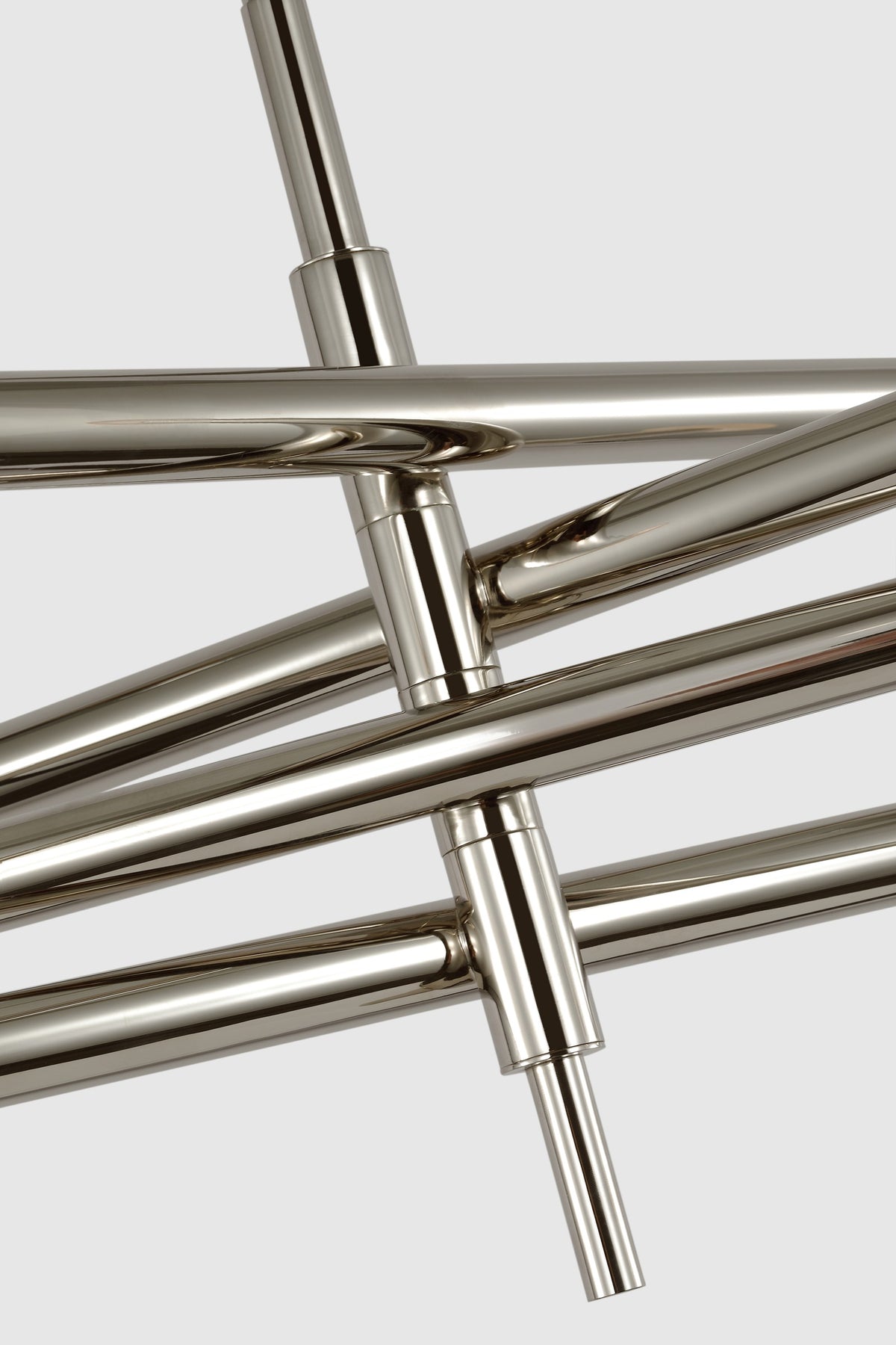 Rousseau Grande Eight Light -kattokruunu — Kelly Wearstler for Visual Comfort & Co. yksityiskohta