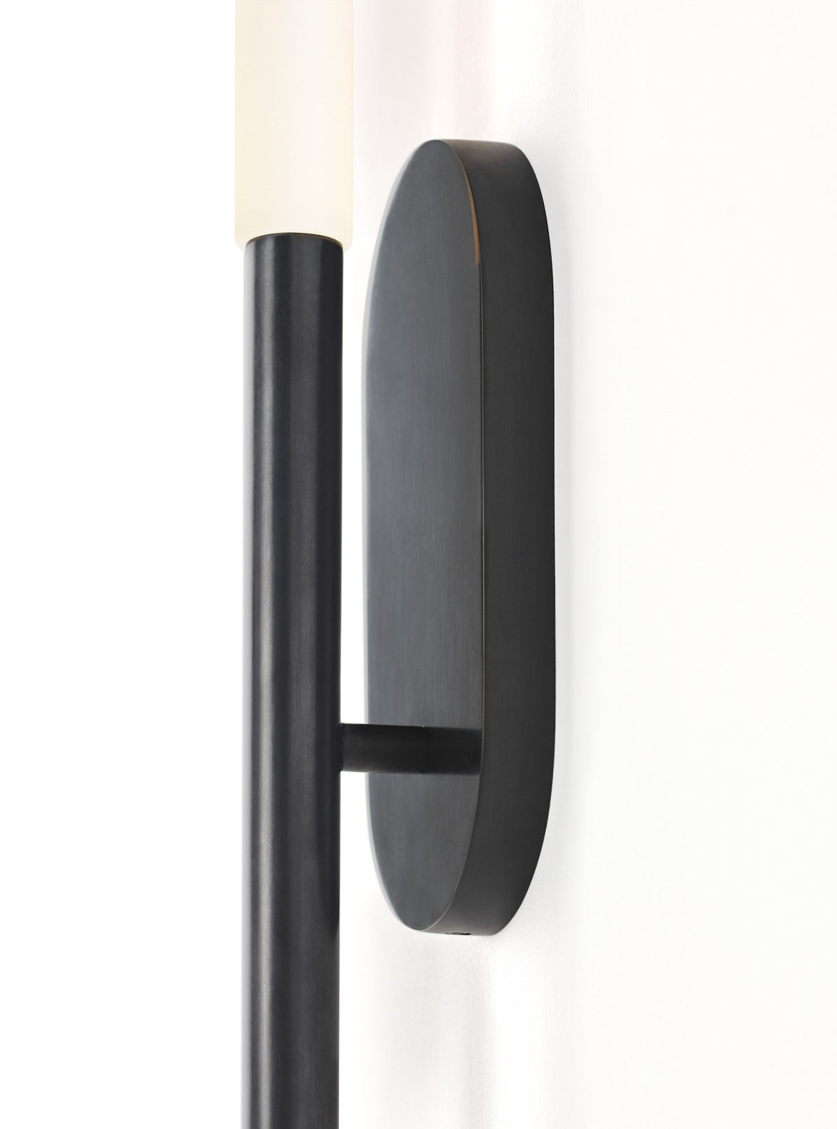 Rousseau Medium Vägglampa — Kelly Wearstler for Visual Comfort & Co. — Bronze with Etched Crystal detaljbild