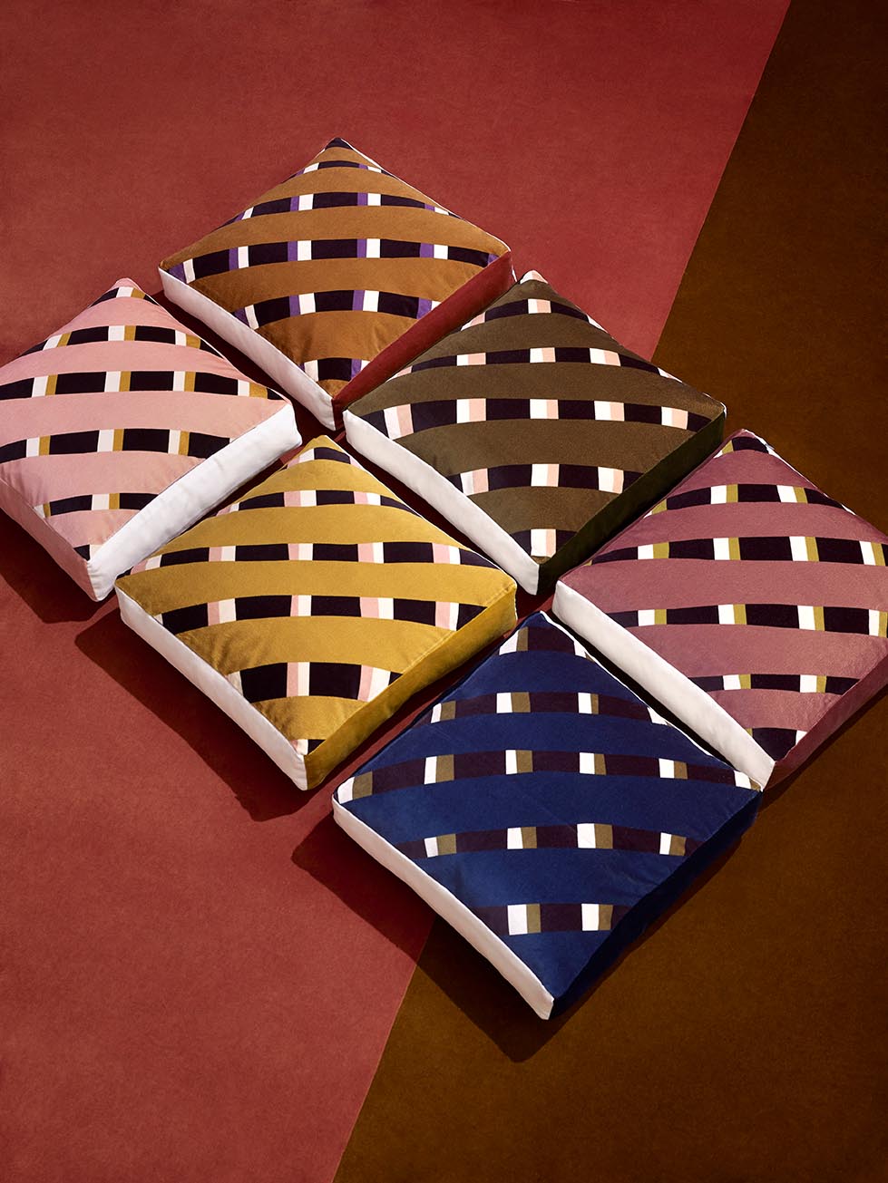 Stripes miljöökuva — Pierre Frey -kangas