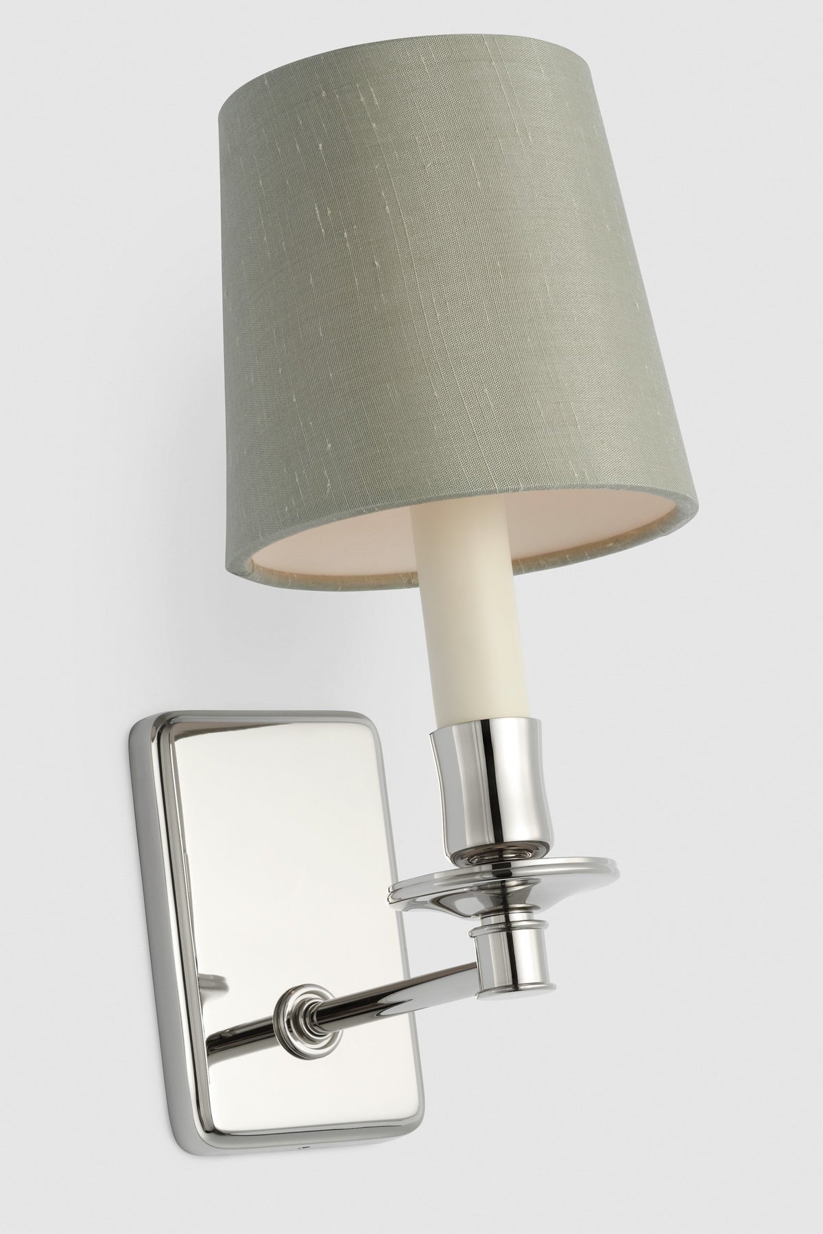 Tara Small Vägglampa — Schumacher for Visual Comfort & Co. — Polished Nickel with 5" Mist Silk Empire Shade detaljbild