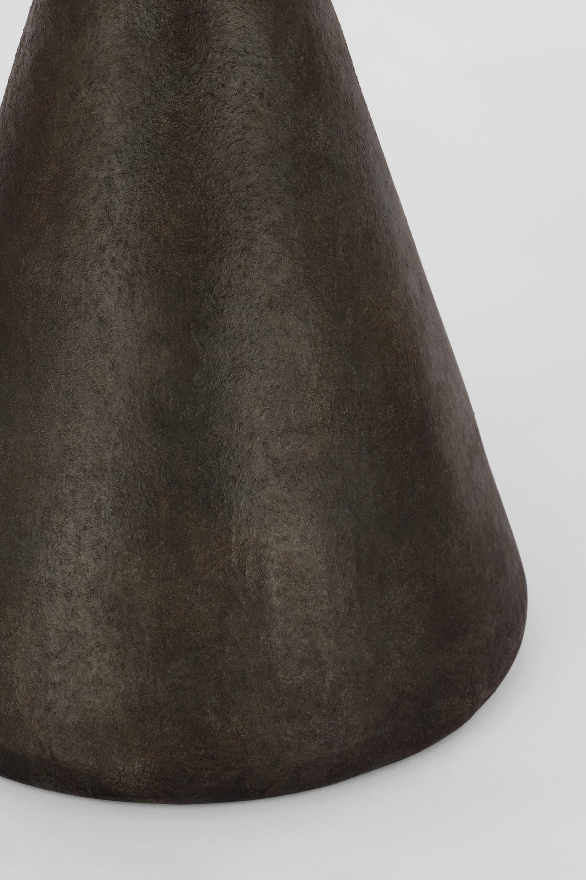 Zealous 30" Tafellamp — Kelly Wearstler for Visual Comfort & Co. detailfoto